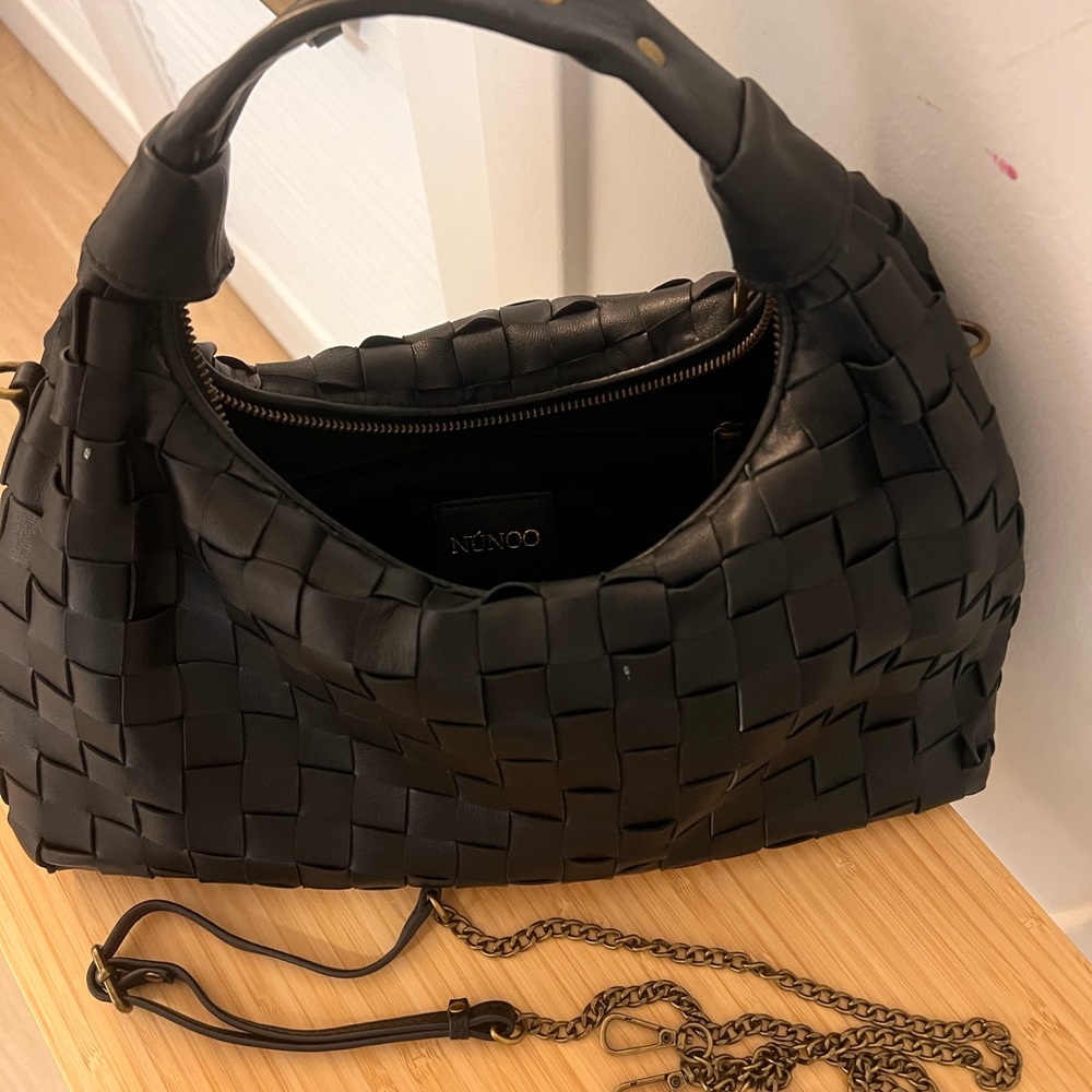 Núnoo Black Woven Leather Bag